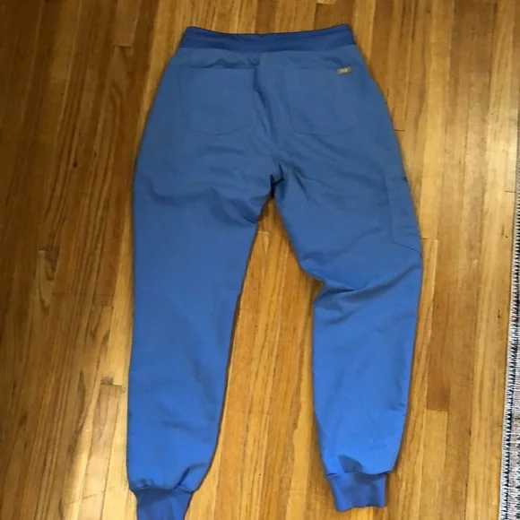Figs light blue jogger scrub set size xs - Picture 7 of 10